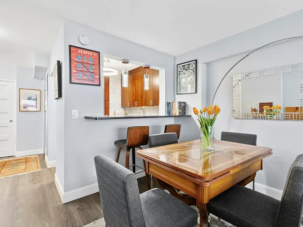 153 East 57th Street image 3 of 7