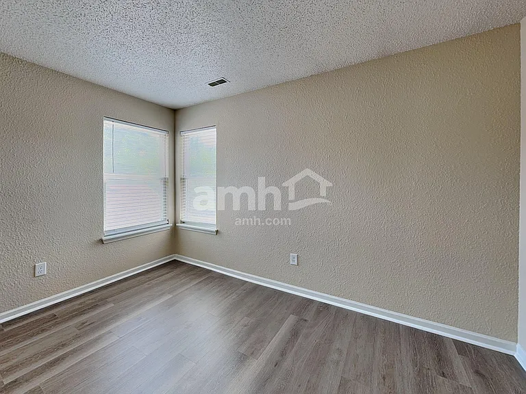 4422 Autumn Crest Ct — Photo 16