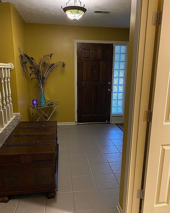 1st image of 911 Kohl Cir