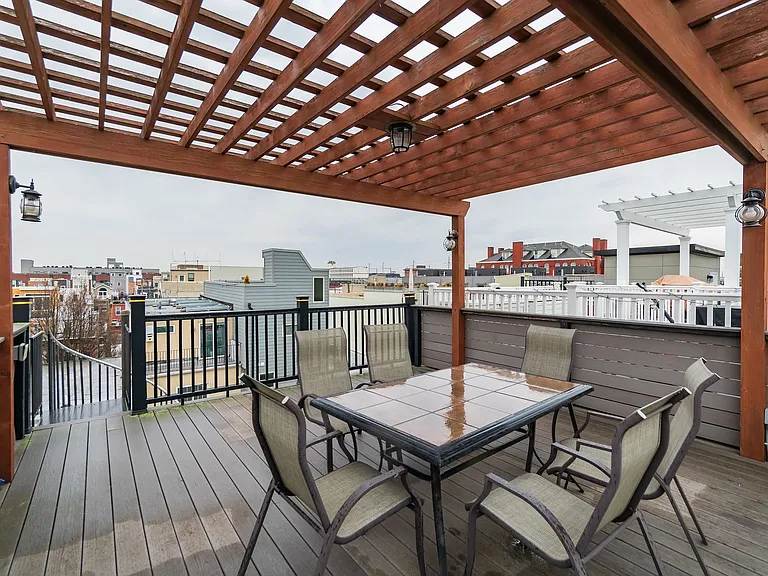 2242 Christian St — Photo 9