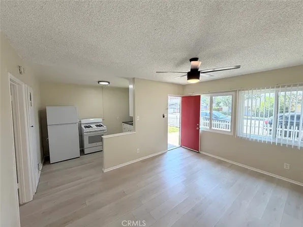 247 W 9th St, Azusa, CA 91702