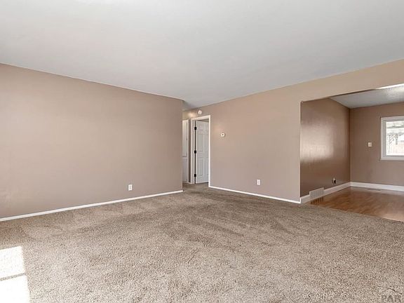 3rd image of 1811 Lark Bunting Ln