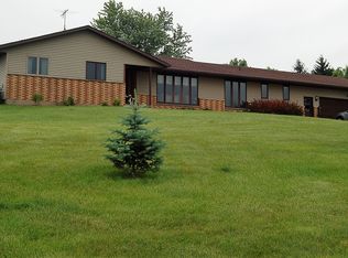 16085 W Hazelview Rd, Polo, IL 61064