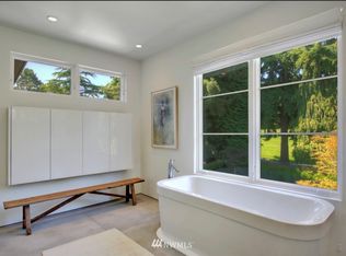 1910 37th Pl E, Seattle, WA 98112