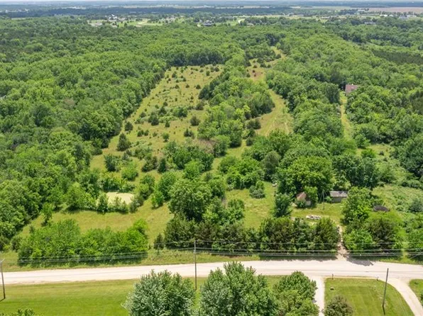 1986 Rock Creek Rd, Ottawa, KS 66067
