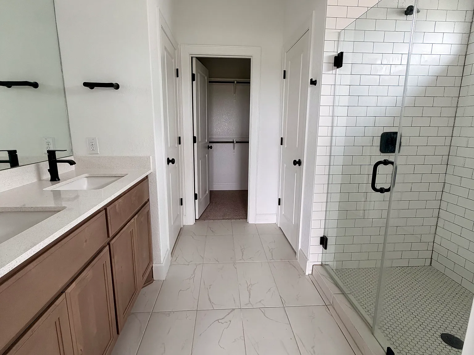 3 bed, 2.5 bath, 1863 sqft, $2,595 — Photo 3