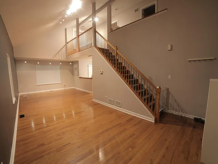 1576 Girard Ave — Photo 2