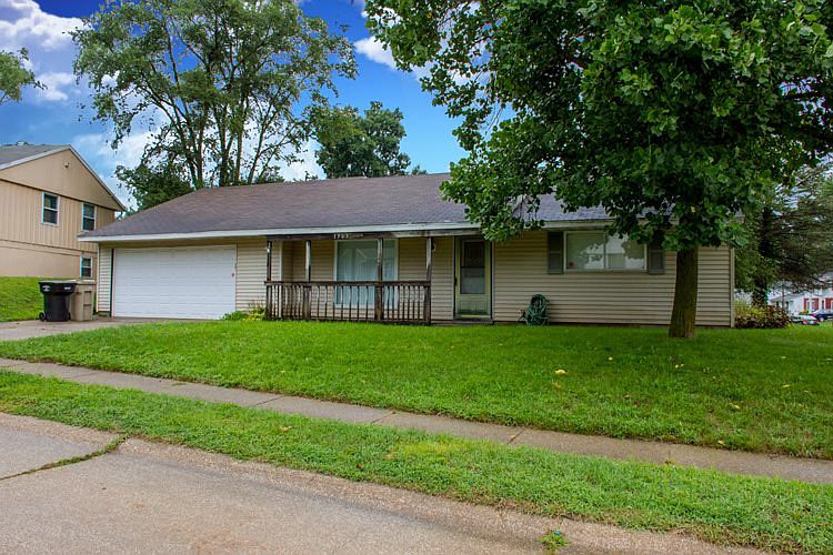 1st image of 1303 Viking Dr