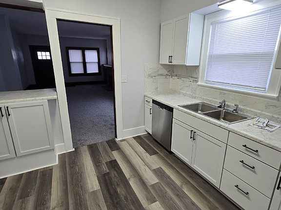 5th image of 341 N Grove Dr