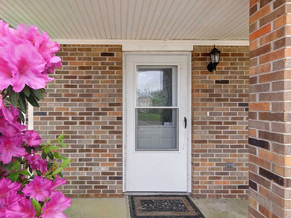 3rd image of 508 Woodland Park Cir