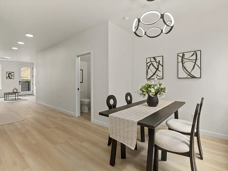 255 E Louisa St — Photo 6