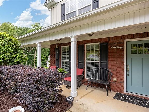 3rd image of 419 Shoals Trl