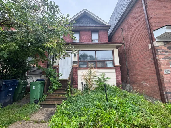 325 Greenwood Ave, Toronto, ON M4L 2R6