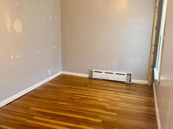 13 Smith St #1, South Hadley, MA 01075