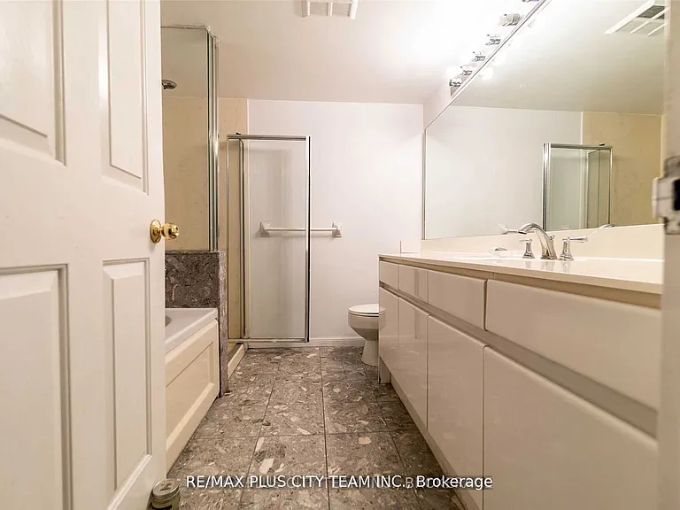 7 Carlton St #401 — Photo 21