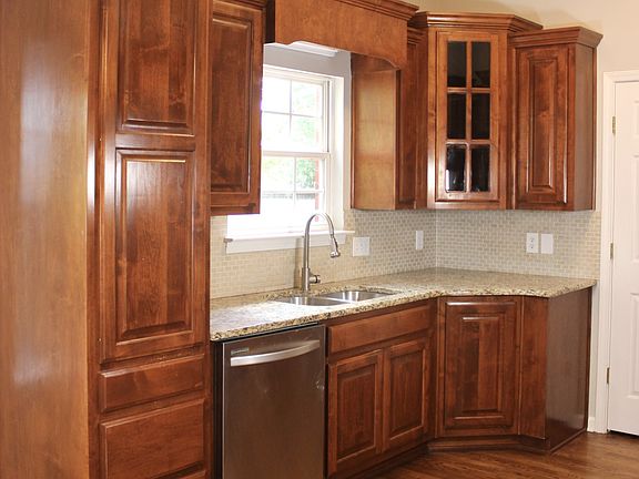 4th image of 207 Iroquois Dr