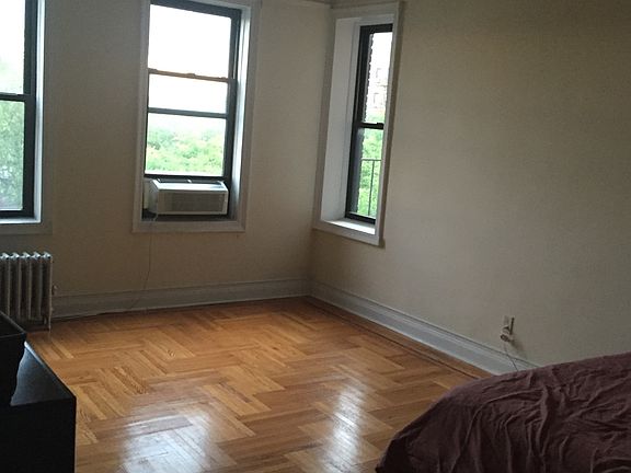 4th image of 4209 47th Ave APT 3J