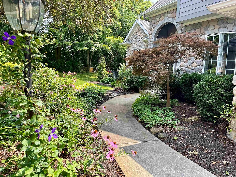 1st image of 2421 E Waters Edge Dr