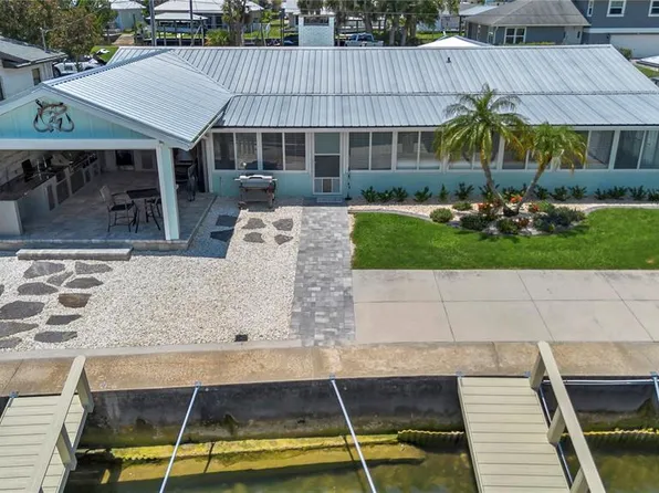 1409 SE 4th Ave, Crystal River, FL 34429