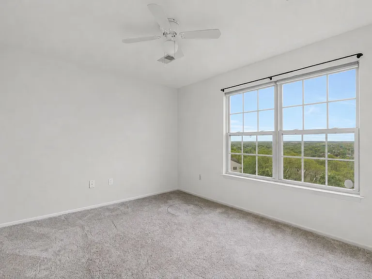 1636 King Ct — Photo 11