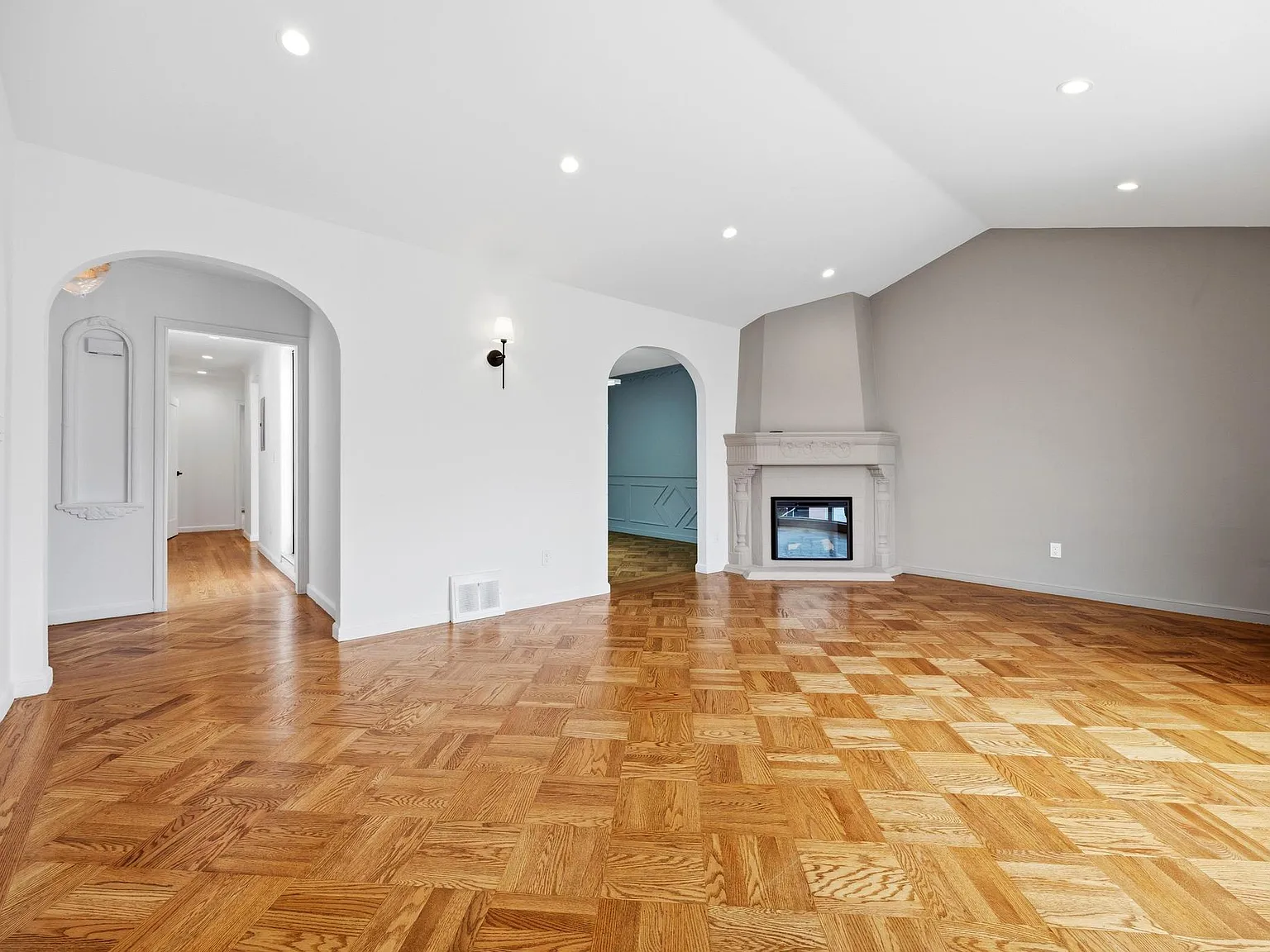 3 bed, 2006 sqft, $10,500 — Photo 3