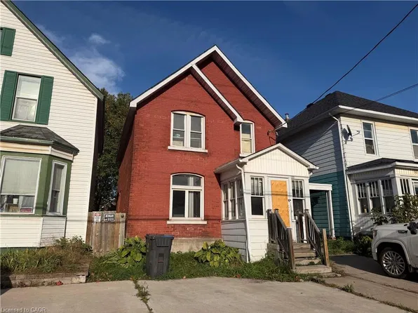 160 Albert St E, Sault Ste Marie, ON P6A 2J3