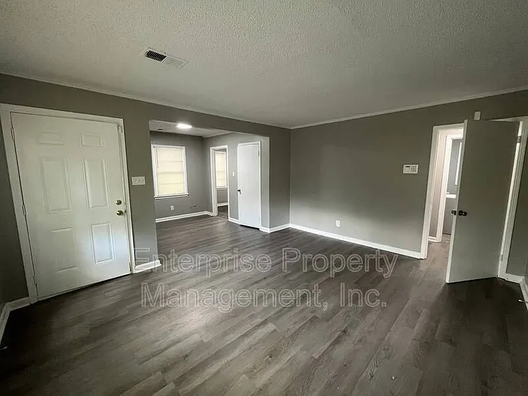 1888 Burnham Ave — Photo 8