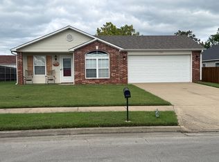 1004 W 23rd St, Claremore, OK 74017