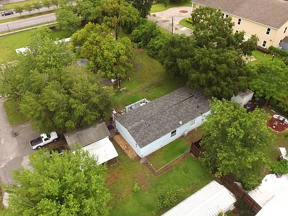 4th image of 6250 Pershing Ave
