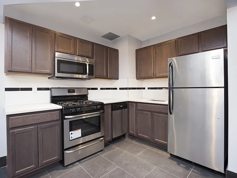 164 Attorney St #302 — Photo 2