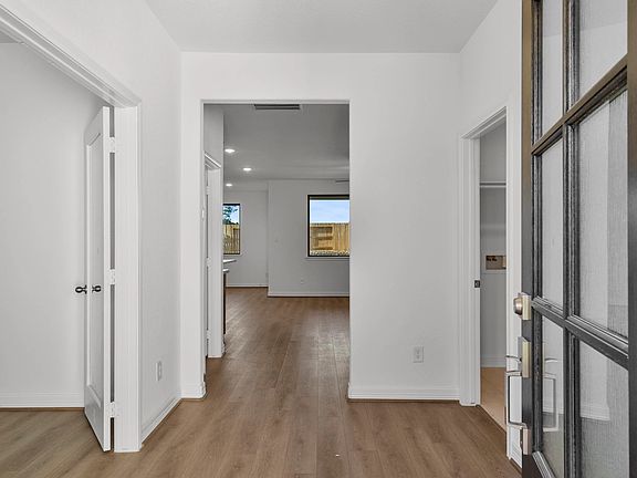 24218 Dewey Trail Interior Image 4