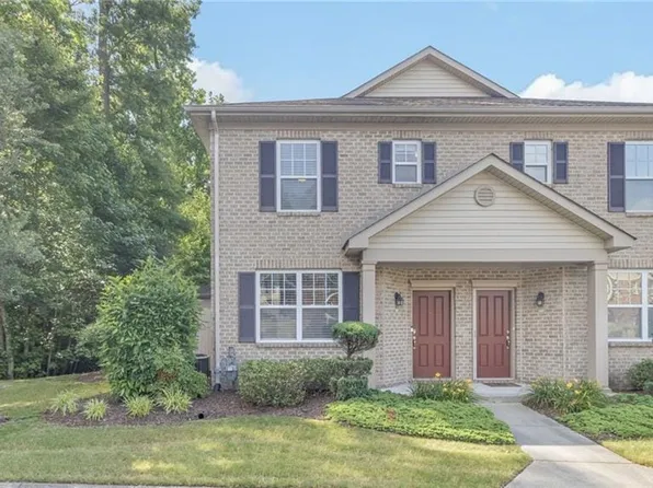 375 Holyoke Ln, Chesapeake, VA 23320