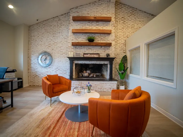Aura Apartments — Photo 9