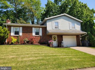 10 Roller Dr, Steelton, PA 17113