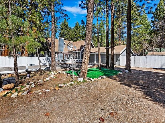 3rd image of 948 Tinker Bell Ave
