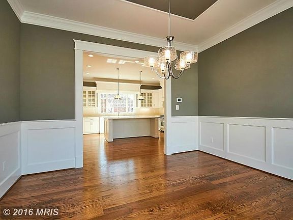 Dining Room leading into Kitchen