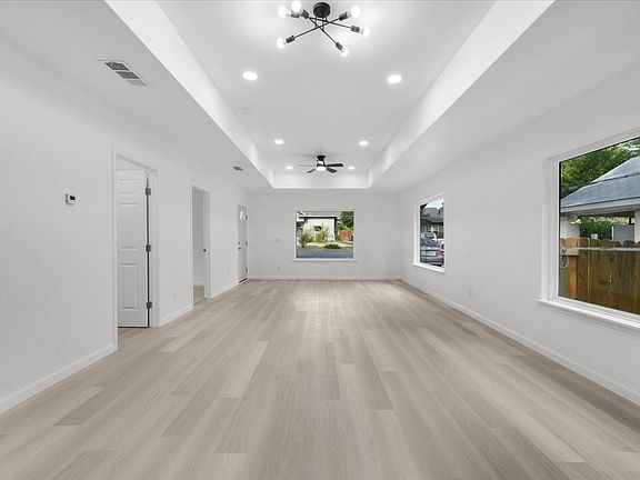 5th image of 818 S Hollywood Ave