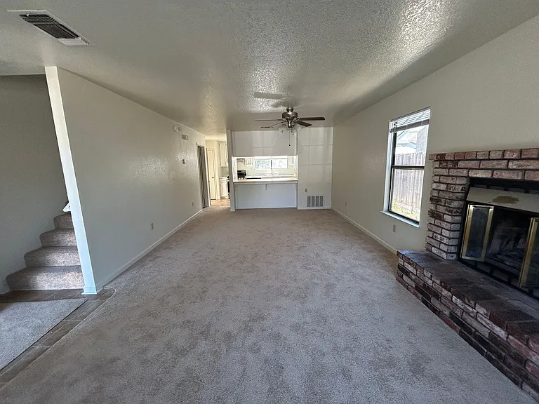 1535 Springville Way — Photo 3