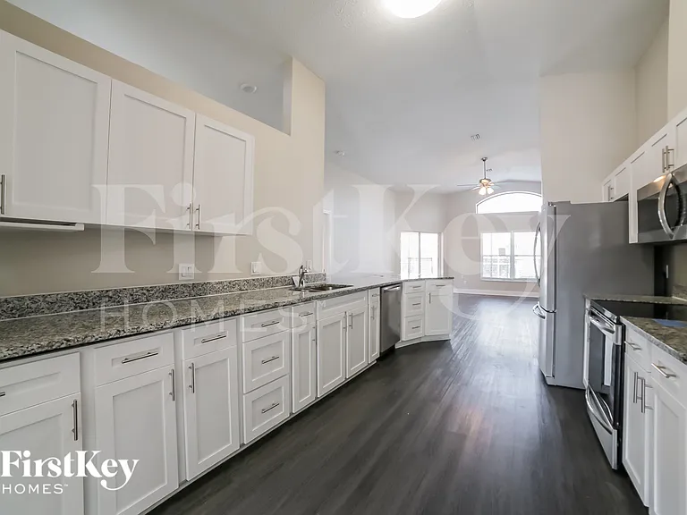 9812 Cristina Dr — Photo 6