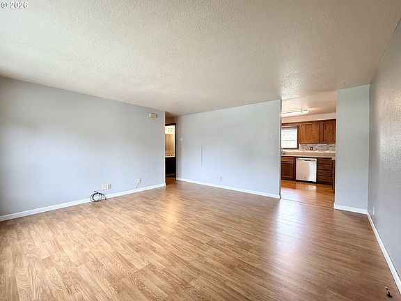 5th image of 435 SE 9th Ct