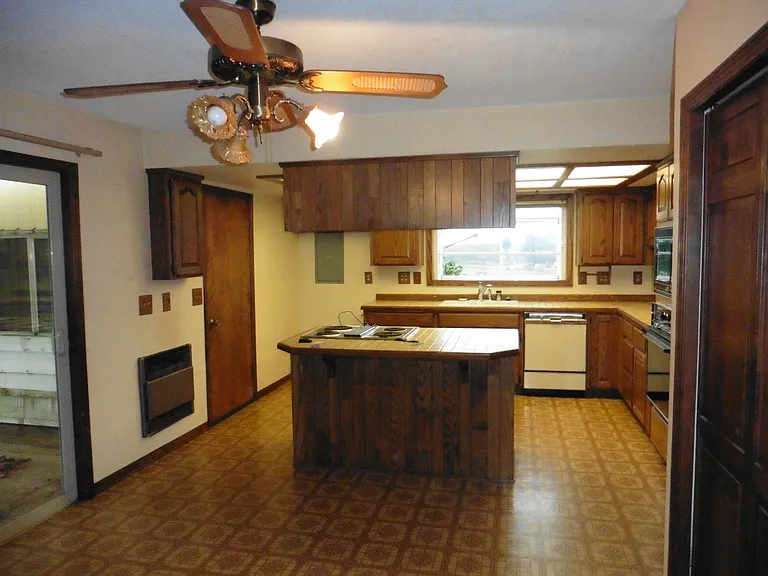 12935 SW Spring Hill Rd — Photo 12