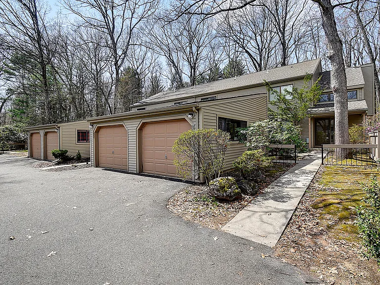 32 Farmington Chase Cres #32 — Photo 34