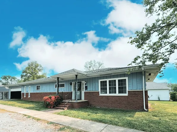 (undisclosed Address), West Frankfort, IL 62896