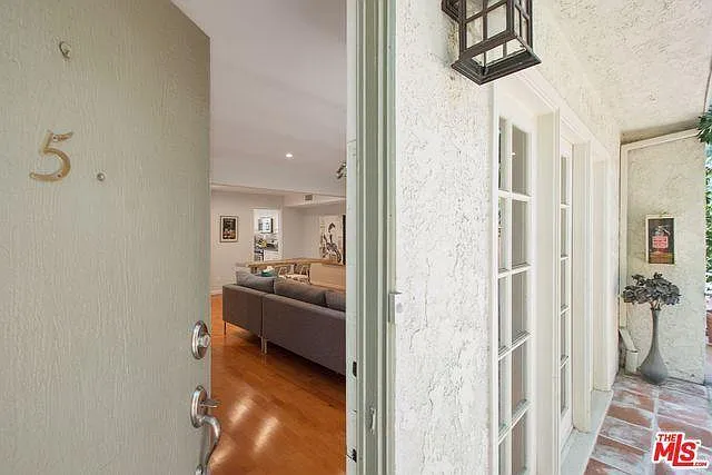 944 Palm Ave #5 — Photo 3
