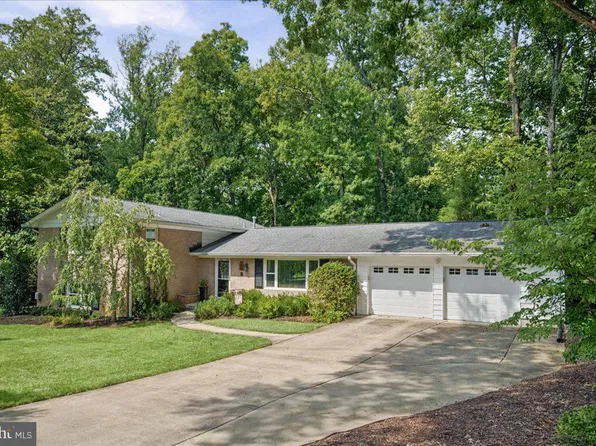 4000 Mavis Ct, Alexandria, VA 22309