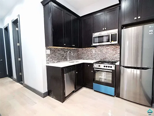Rented by EXR | media 2