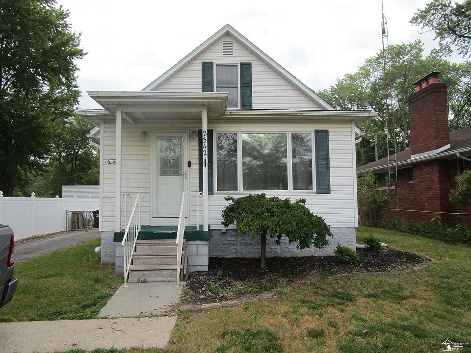 1st image of 2342 Vivian Rd