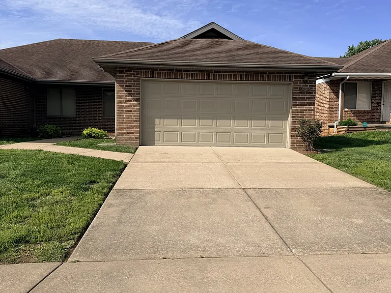 4039 S Fort Ave — Photo 2