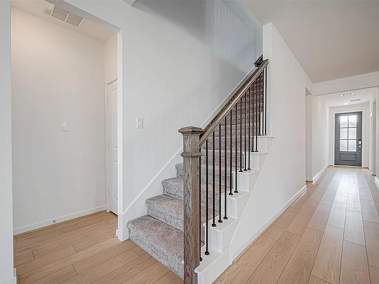 1127 Sugar Dr — Photo 16