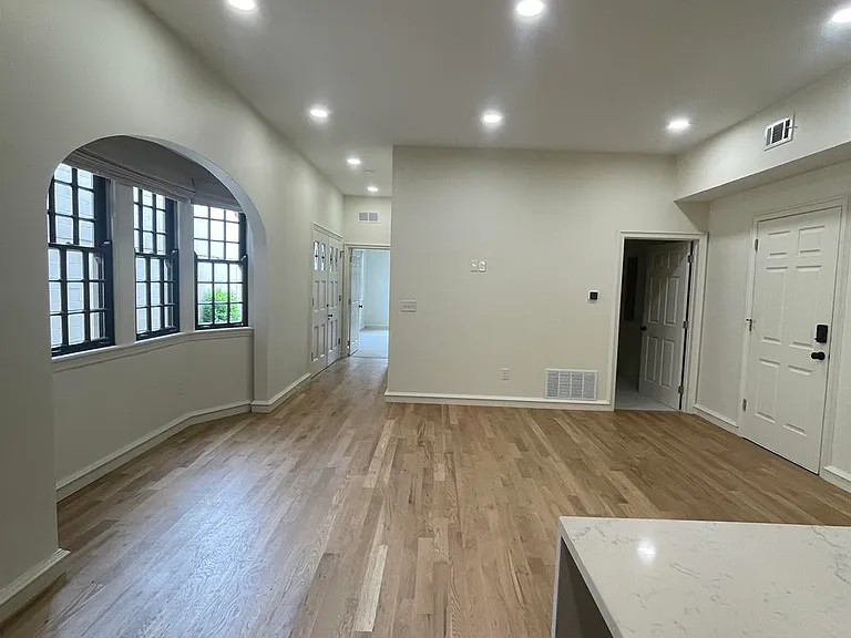 1005 Madison Ave — Photo 45